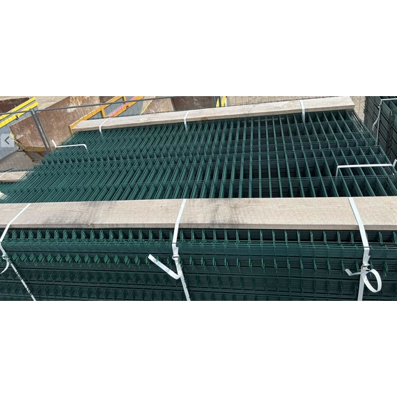 Színterezett zöld táblás elem 2030x2500mm